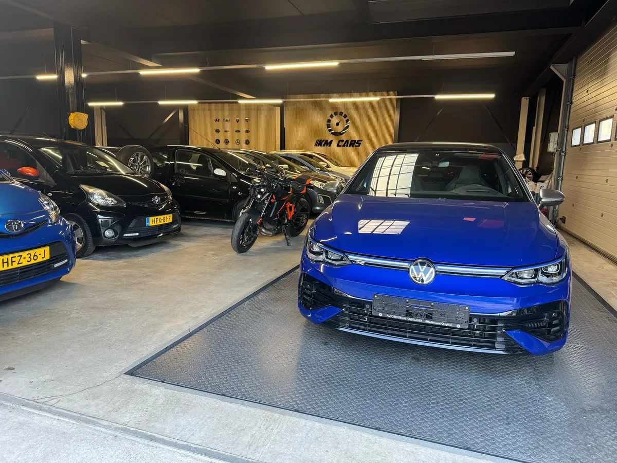 KM Cars — showroom in Boxtel